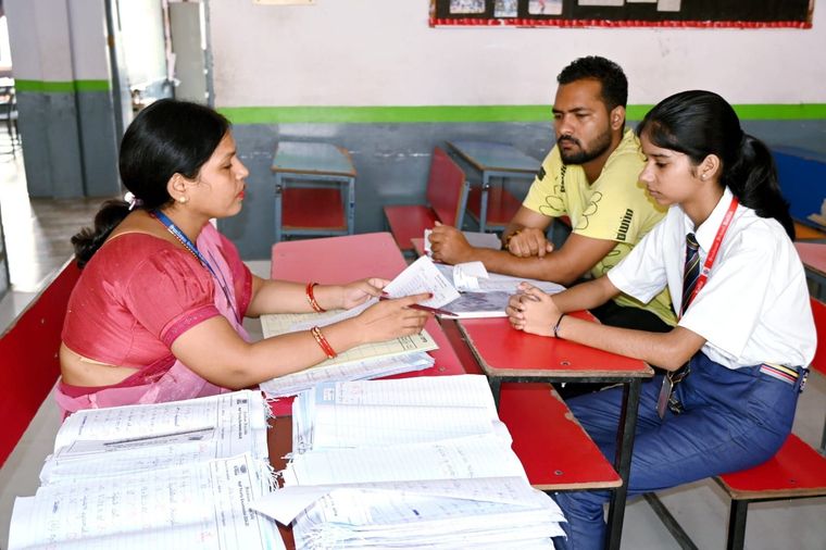 Today, we successfully conducted the Report Card Distribution for classes Nursery to III at Sunbeam School Ballia — photograph 16 of 29
