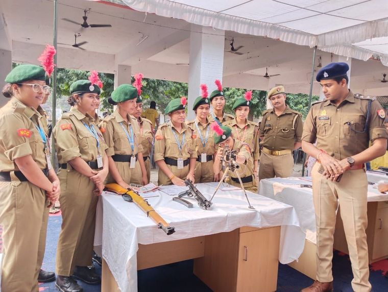 On the occasion of Children's Day, a special event was organized by Dainik Jagran at the Police… at Sunbeam School Ballia — photograph 5 of 6