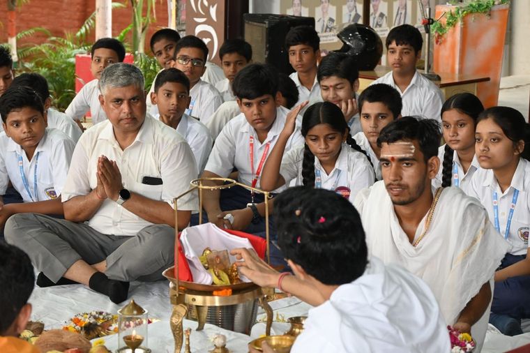 Rudrabhishek Pooja at Sunbeam School Ballia at Sunbeam School Ballia — photograph 6 of 30