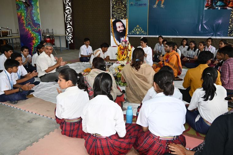 Rudrabhishek Pooja at Sunbeam School Ballia at Sunbeam School Ballia — photograph 29 of 30