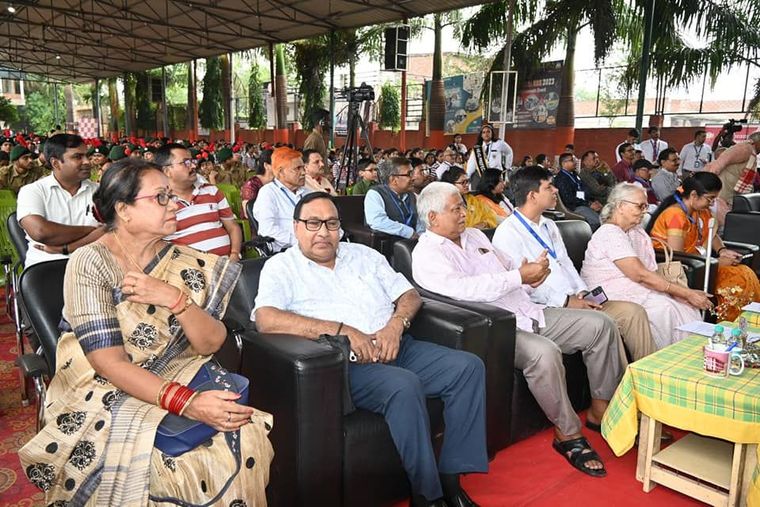 राष्ट्रीय साहित्य समारोह 2024 का आयोजन at Sunbeam School Ballia — photograph 11 of 26