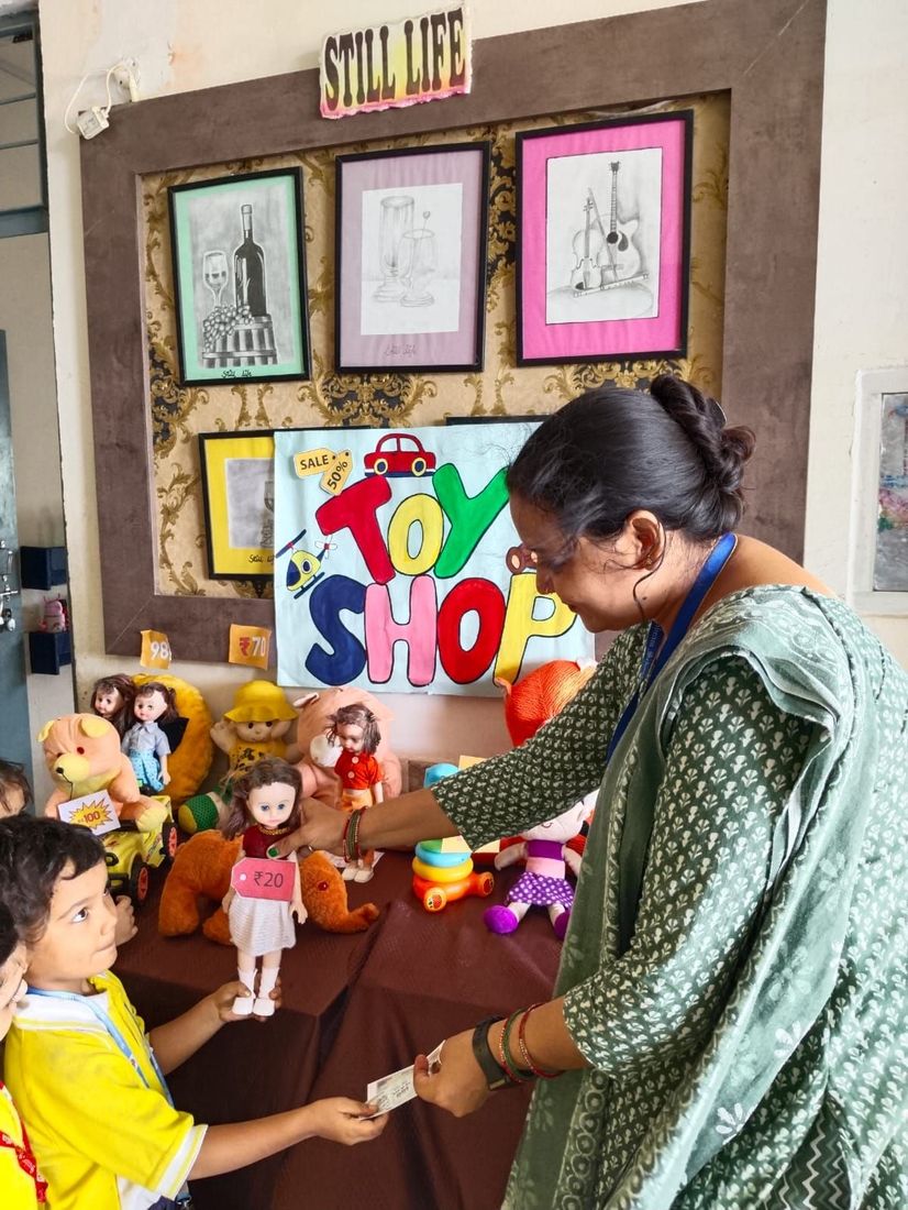 KG students enjoyed an engaging Pretend Play to Market activity, where they learned about markets at Sunbeam School Ballia — photograph 3 of 6