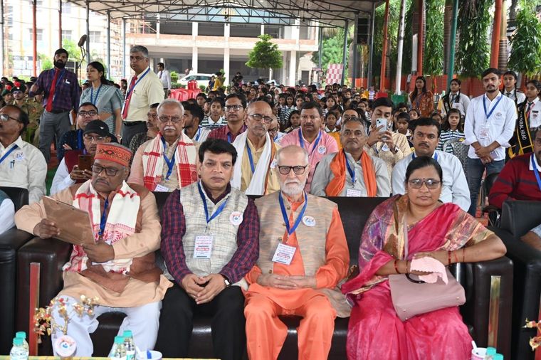 राष्ट्रीय साहित्य समारोह 2024 का आयोजन at Sunbeam School Ballia — photograph 22 of 26