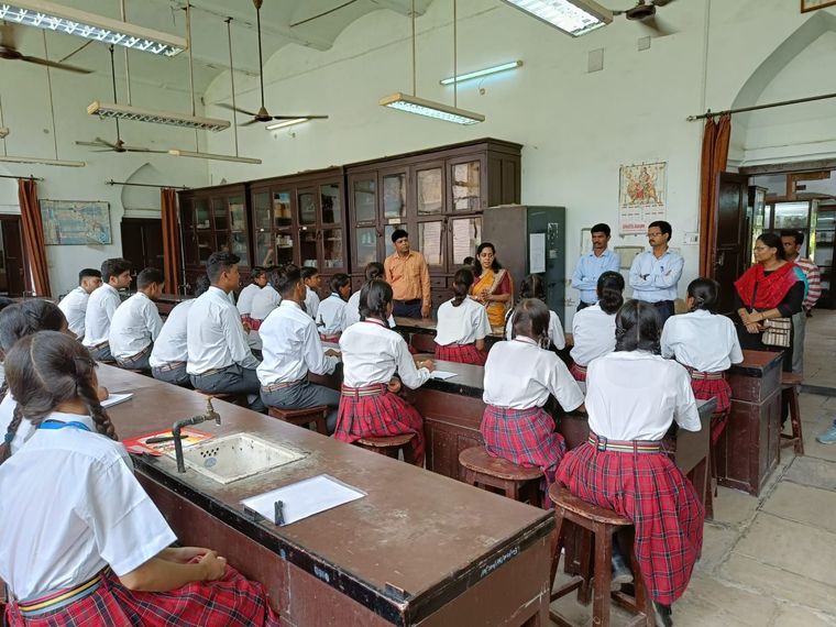 Allahabad BOI Museum visit at Sunbeam School Ballia — photograph 7 of 19