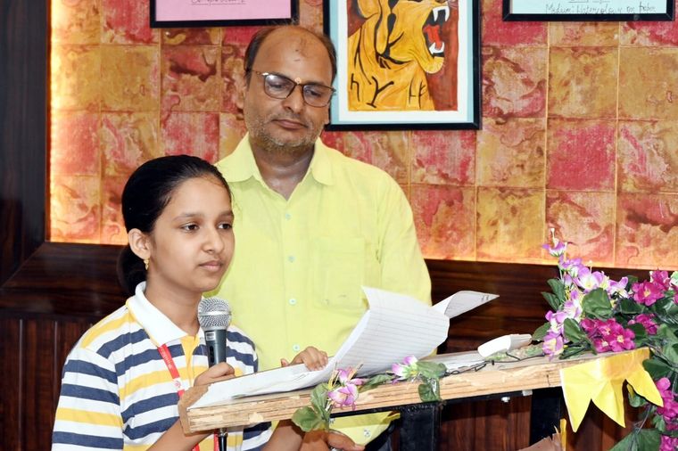 कवि सम्मेलन #Creativity #ProudMoments at Sunbeam School Ballia — photograph 2 of 19