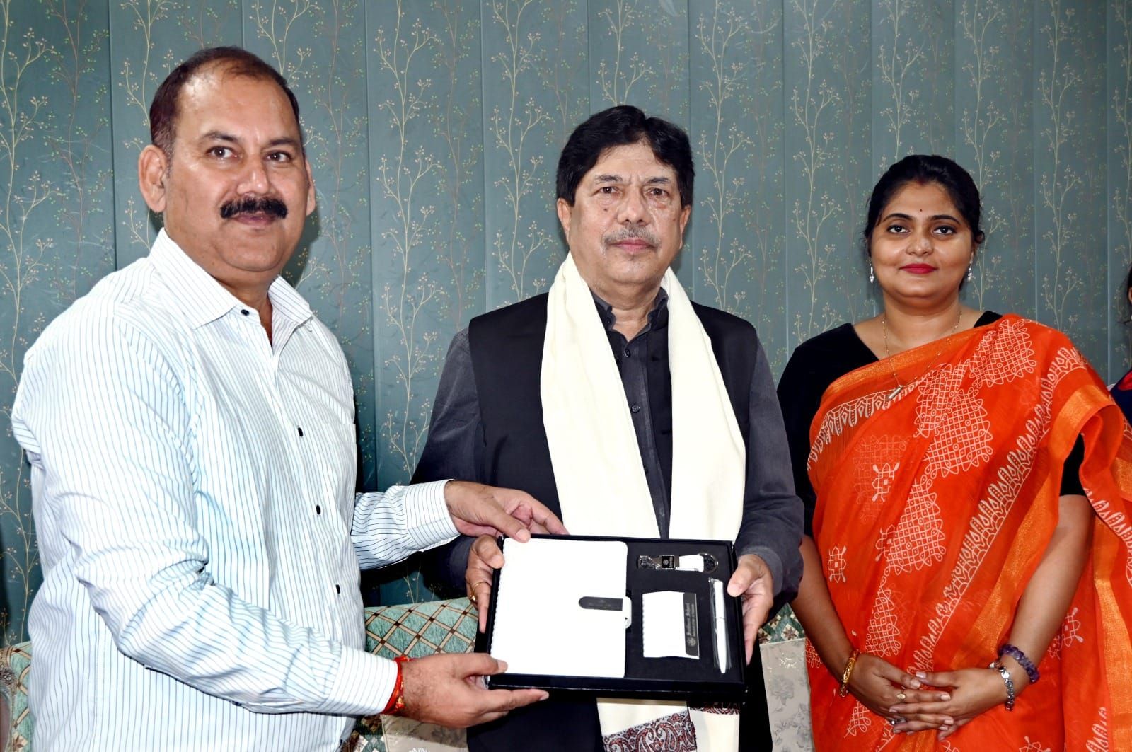 Memorable Visit from Hon'ble Mr. Arvind Kumar Singh, Ex District Magistrate of Basti at Sunbeam School Ballia