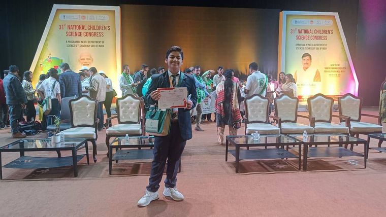 Today was an eventful day for our young scientists! They attended the Valedictory Program at Sunbeam School Ballia — photograph 5 of 16