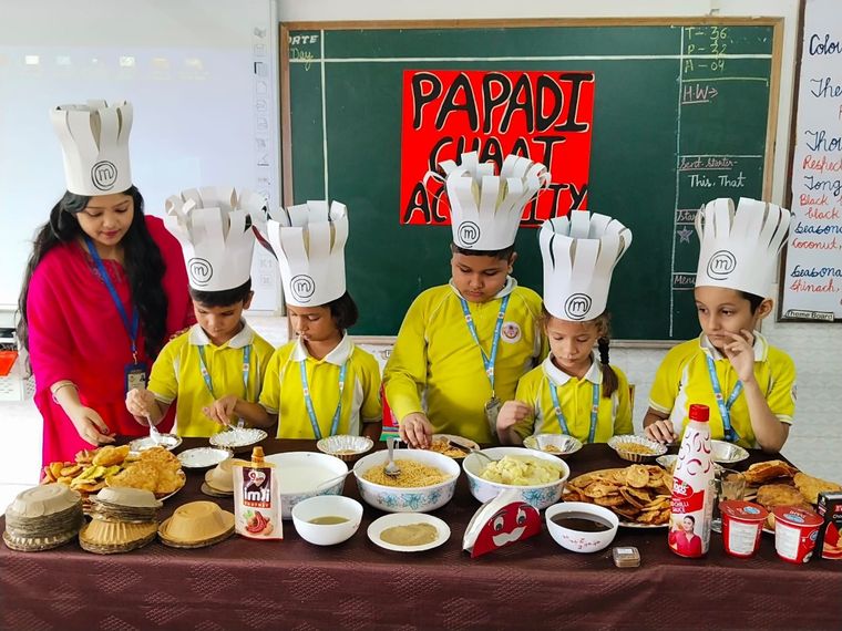 Papdi Chaat Fun with KG II at Sunbeam School Ballia — photograph 4 of 7