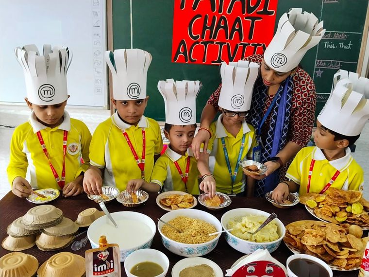 Papdi Chaat Fun with KG II at Sunbeam School Ballia — photograph 5 of 7