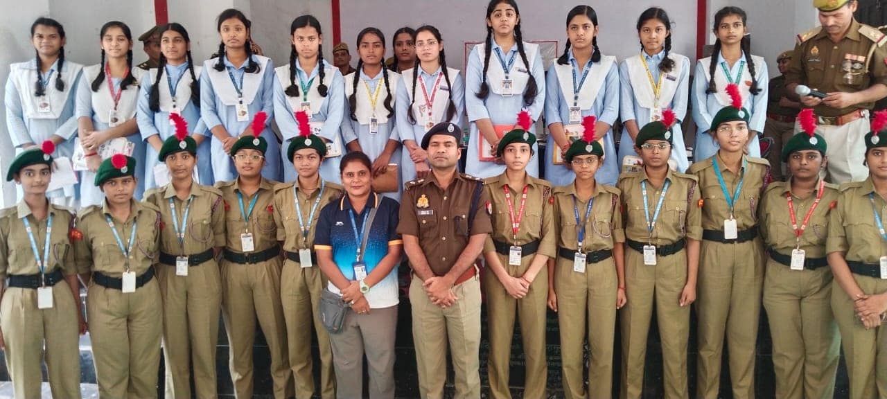 On the occasion of Children's Day, a special event was organized by Dainik Jagran at the Police… at Sunbeam School Ballia