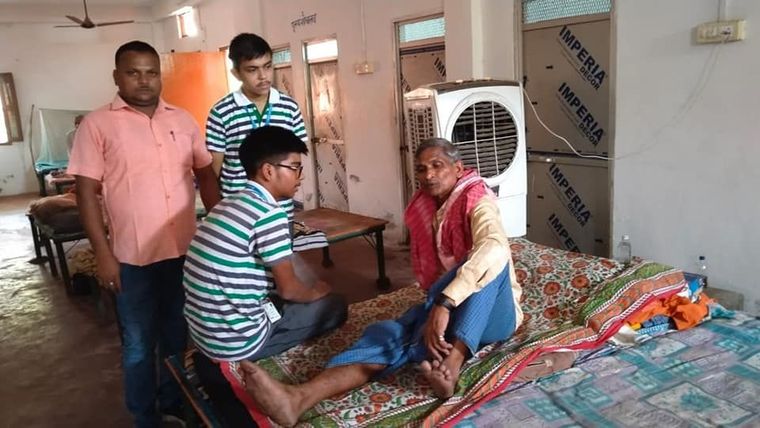 Today, as part of our AFS curriculum, our students visited an old age home at Sunbeam School Ballia — photograph 6 of 11