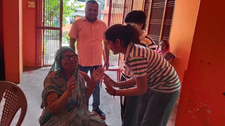 Today, as part of our AFS curriculum, our students visited an old age home at Sunbeam School Ballia — photograph 8 of 11
