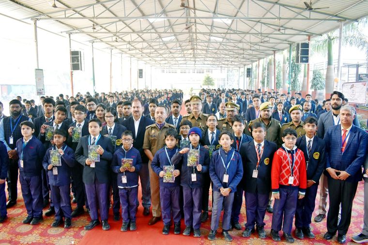 Police Ki Pathshala: A Day of Learning and Awareness at Sunbeam School Ballia — photograph 3 of 12