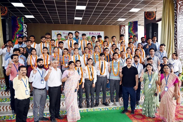 OuR ToppeRS at Sunbeam School Ballia — photograph 2 of 11
