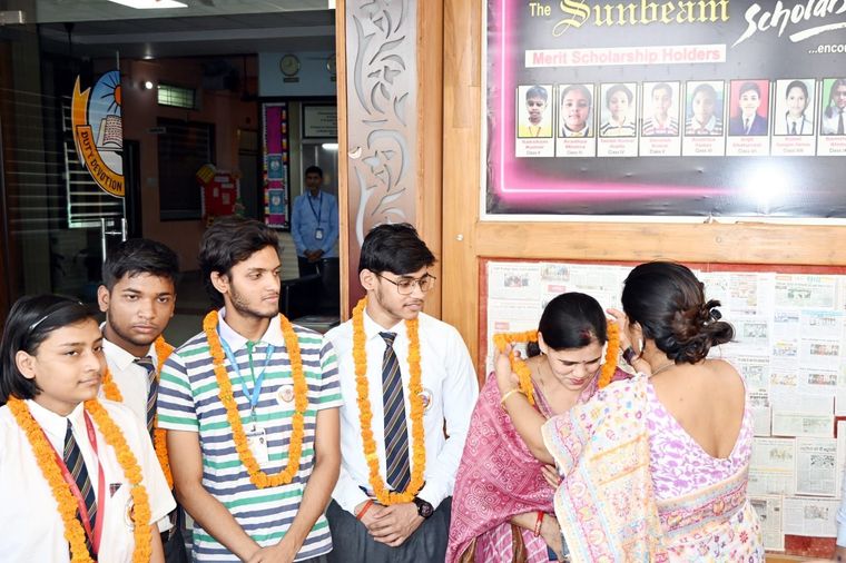 OuR ToppeRS at Sunbeam School Ballia — photograph 3 of 11