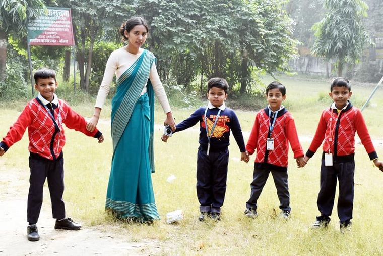 A Day of Fun & Learning at Janeshwar Mishra Park at Sunbeam School Ballia — photograph 2 of 10