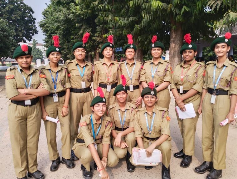 On the occasion of Children's Day, a special event was organized by Dainik Jagran at the Police… at Sunbeam School Ballia — photograph 6 of 6