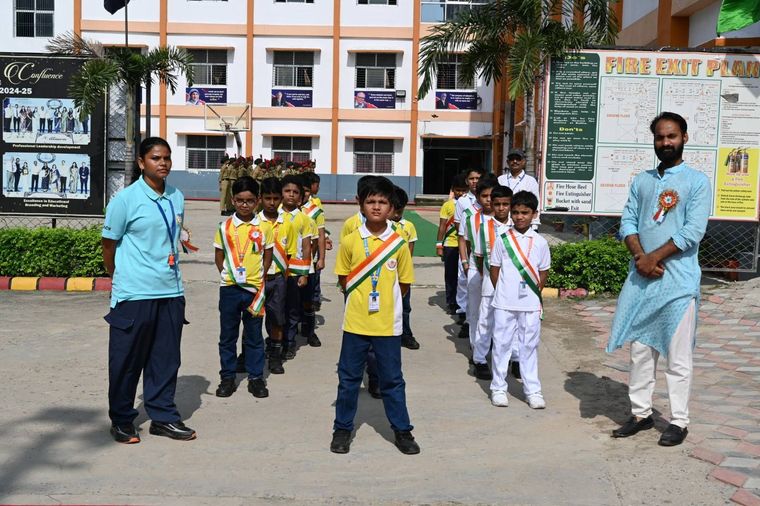 Celebrating the Spirit of Freedom! at Sunbeam School Ballia — photograph 11 of 36