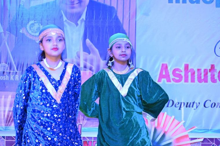 Celebrating the Spirit of Freedom! at Sunbeam School Ballia — photograph 14 of 36
