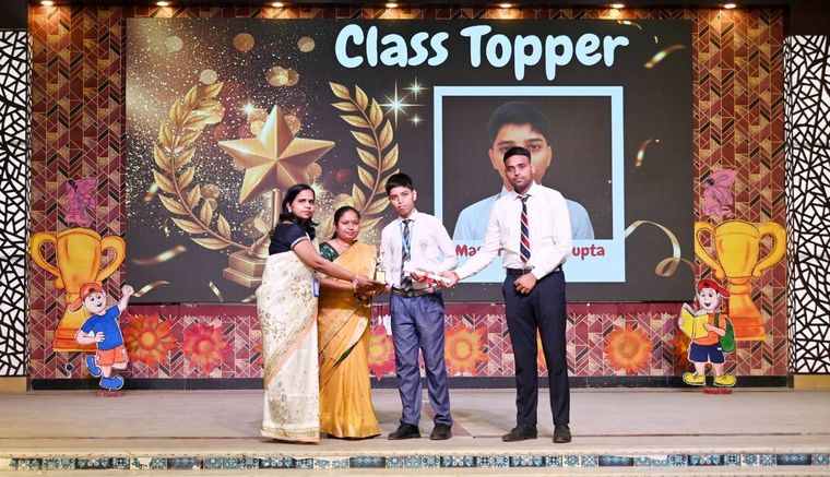 Celebrating Foundation Day & Protsahan – Annual Prize Distribution 2025–26 at Sunbeam School Ballia! at Sunbeam School Ballia — photograph 13 of 39