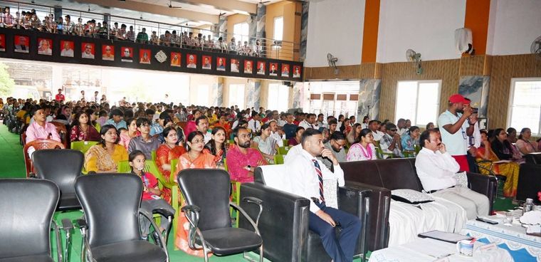 Celebrating Foundation Day & Protsahan – Annual Prize Distribution 2025–26 at Sunbeam School Ballia! at Sunbeam School Ballia — photograph 27 of 39