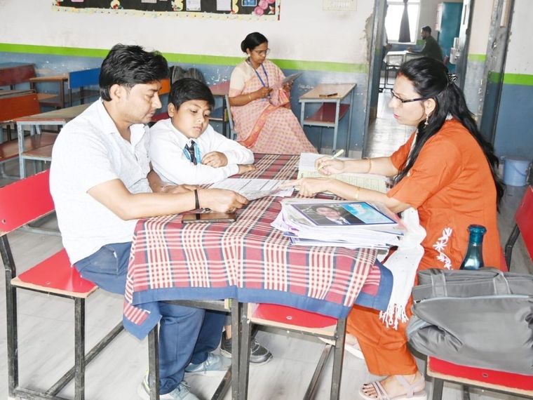 Report Card Distribution Day at Sunbeam School Ballia at Sunbeam School Ballia — photograph 7 of 33