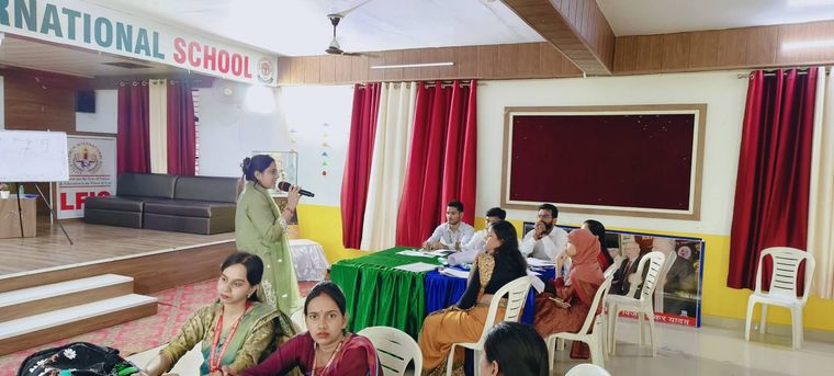 One of our Educator Mrs. Vishakha successfully conducted a CBSE Training Session for teachers at… at Sunbeam School Ballia — photograph 3 of 13