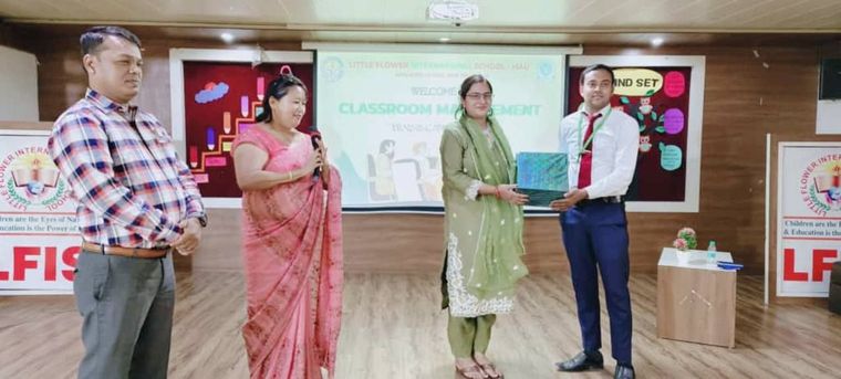 One of our Educator Mrs. Vishakha successfully conducted a CBSE Training Session for teachers at… at Sunbeam School Ballia — photograph 12 of 13