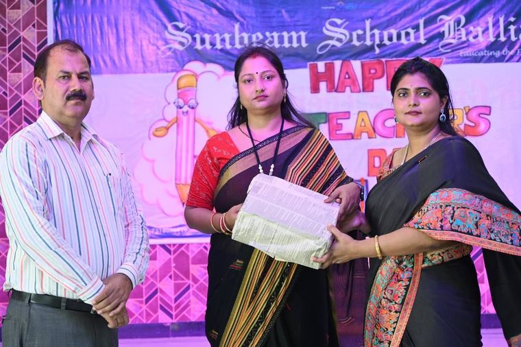 Today’s Teachers’ Day celebration was filled with joy, laughter at Sunbeam School Ballia — photograph 6 of 21