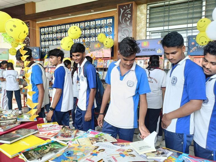 We are delighted to host the Reading Carnival – Book Fair, a celebration of books, stories at Sunbeam School Ballia — photograph 14 of 17