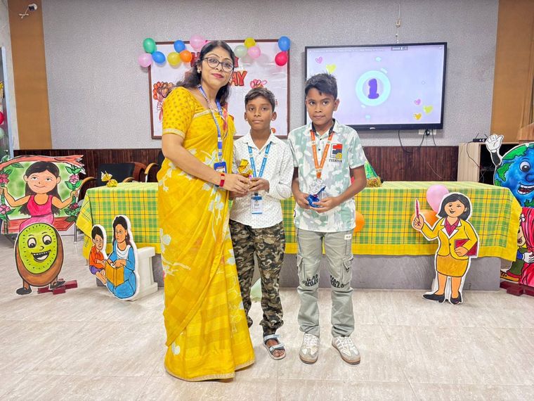 Grand Finale of the Etiquette Club! at Sunbeam School Ballia — photograph 13 of 14