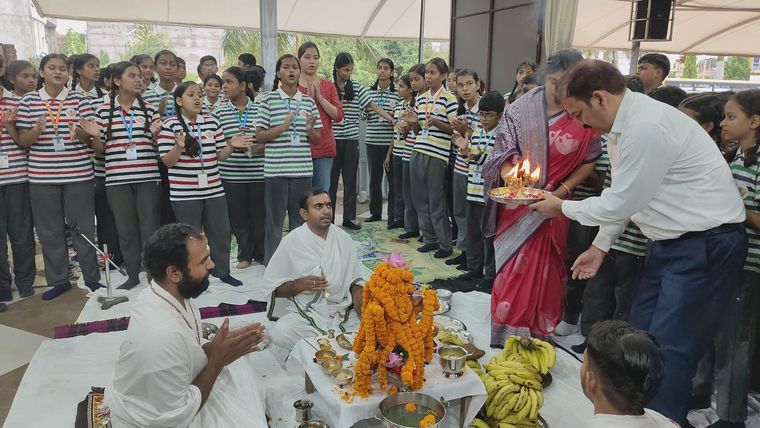 Rudra Abhishek Puja at Sunbeam Ballia at Sunbeam School Ballia — photograph 5 of 15