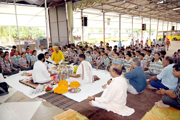 Rudra Abhishek Puja at Sunbeam Ballia at Sunbeam School Ballia — photograph 7 of 15