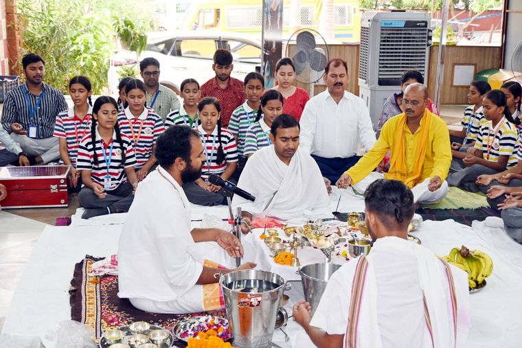Rudra Abhishek Puja at Sunbeam Ballia at Sunbeam School Ballia — photograph 10 of 15