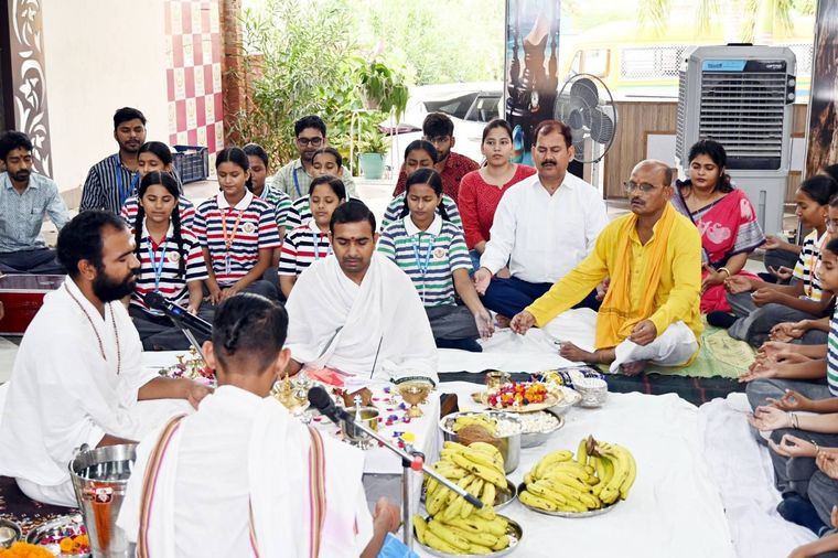 Rudra Abhishek Puja at Sunbeam Ballia at Sunbeam School Ballia — photograph 14 of 15