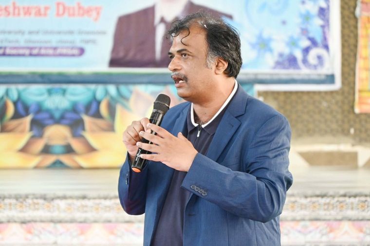An Inspiring Session with Prof. Rameshwar Dubey! at Sunbeam School Ballia — photograph 3 of 14