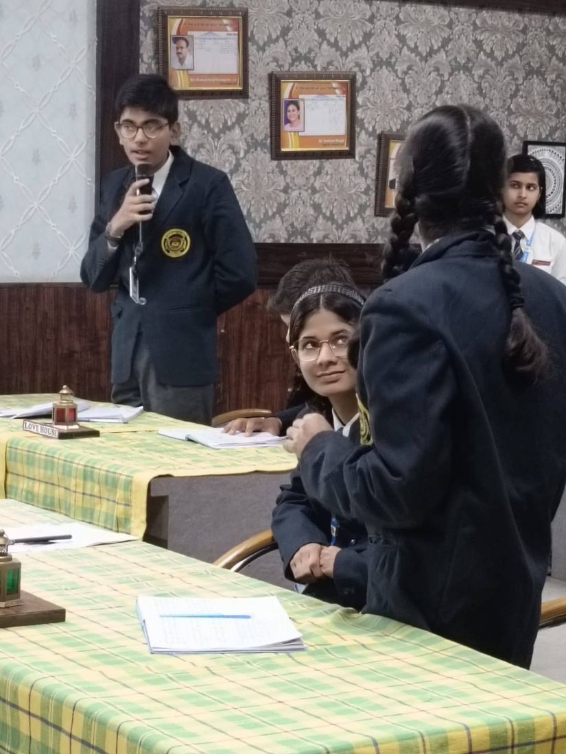 Today we held our Hindi Debate on the theme “नई शिक्षा नीति में त्रिभाषा सूत्र” at Sunbeam School Ballia — photograph 8 of 11