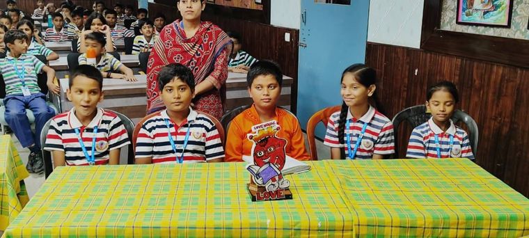 Hindi Patriotic Poem Competition at Sunbeam School Ballia — photograph 2 of 10