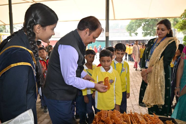 “Life may have twists… but at least jalebi has sweet ones!” at Sunbeam School Ballia — photograph 5 of 8