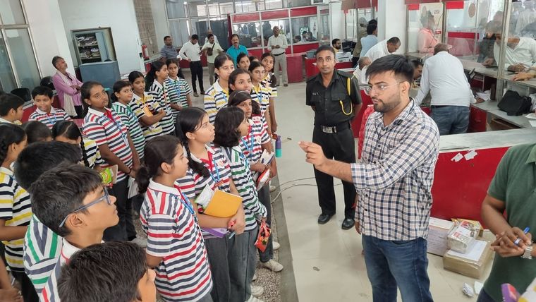 In the series of celebrations for Postal Week,45 students from Classes VI to VIII visited the Head… at Sunbeam School Ballia — photograph 3 of 9