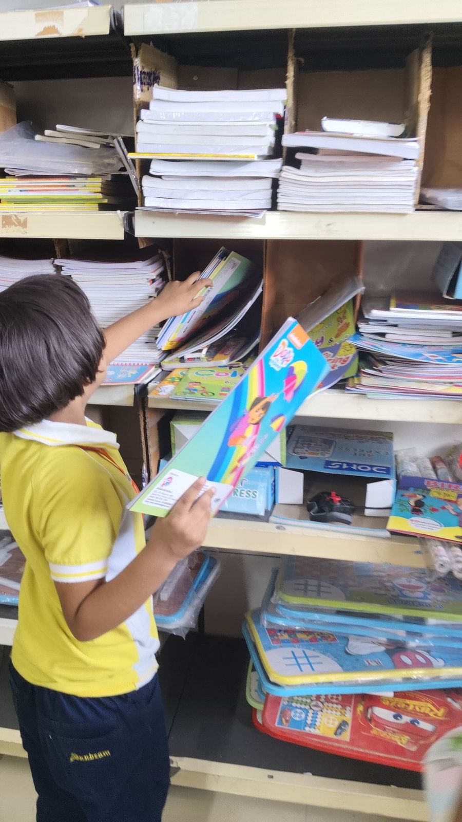 Our Class 1 students visited Vishal Mega Mart today for a fun-filled learning experience! at Sunbeam School Ballia — photograph 7 of 8