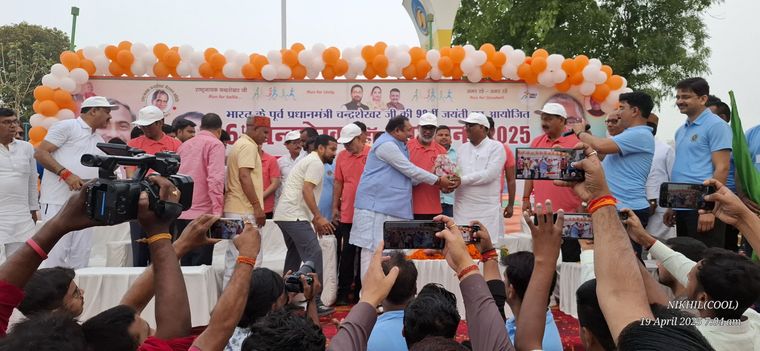 Our students enthusiastically participated in the 6th Chandrashekhar Half Marathon at Sunbeam School Ballia — photograph 3 of 8