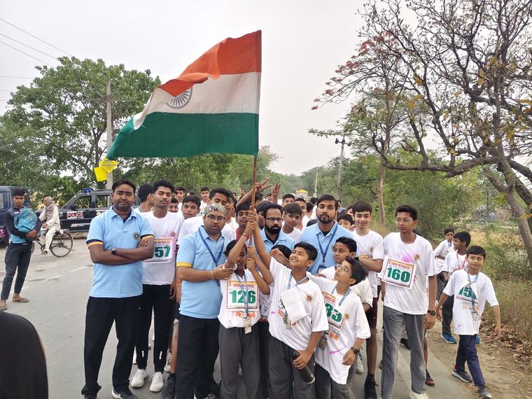 Our students enthusiastically participated in the 6th Chandrashekhar Half Marathon at Sunbeam School Ballia — photograph 8 of 8