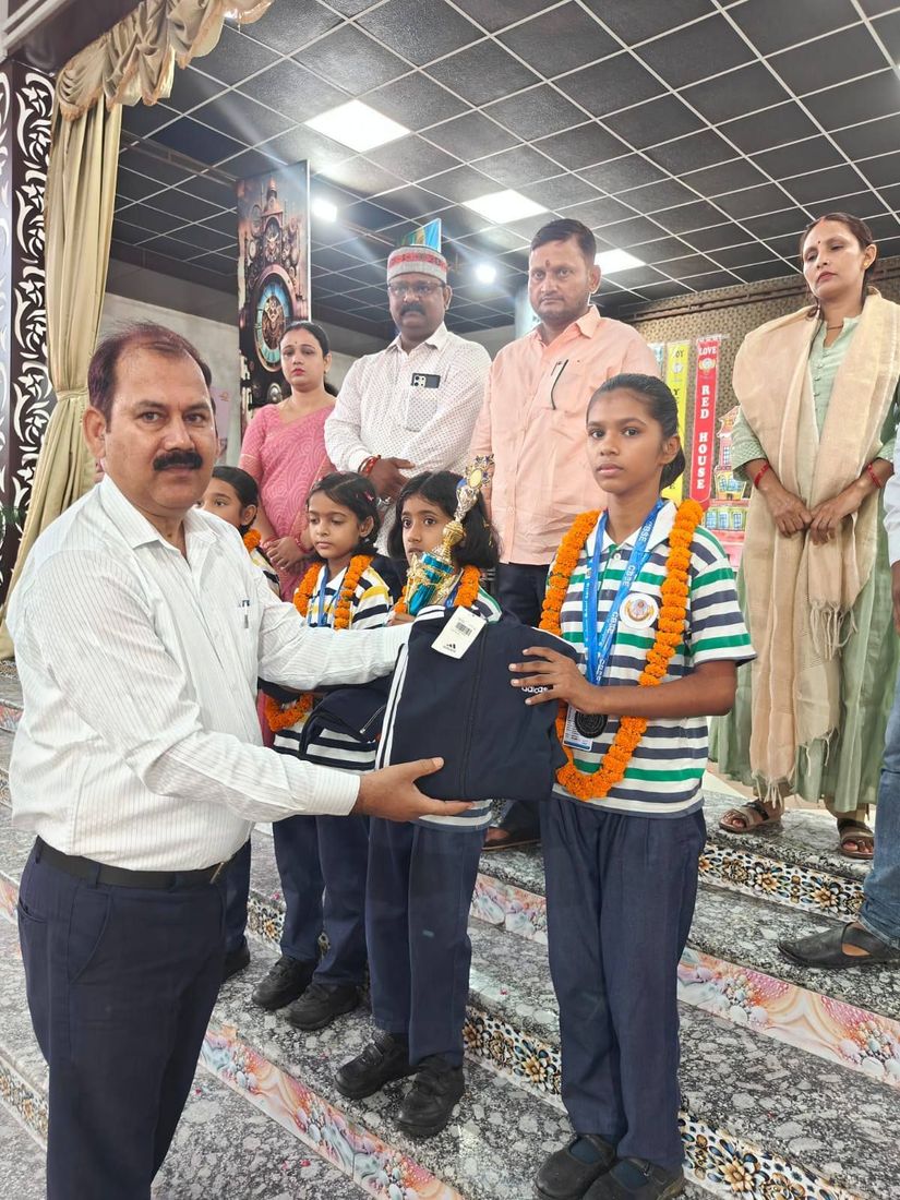 Proud Moment at Sunbeam School Ballia — photograph 4 of 6