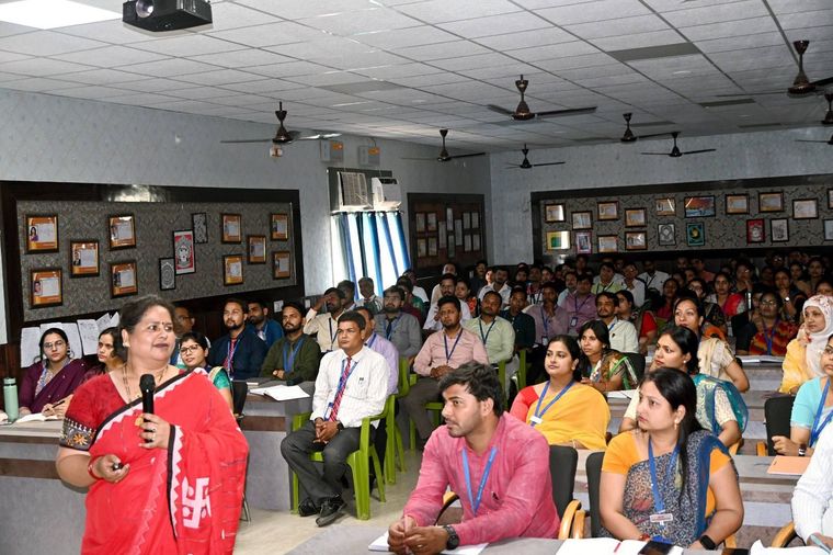 A truly enlightening session was conducted today by Mrs. Salony Priya at Sunbeam School Ballia — photograph 2 of 6