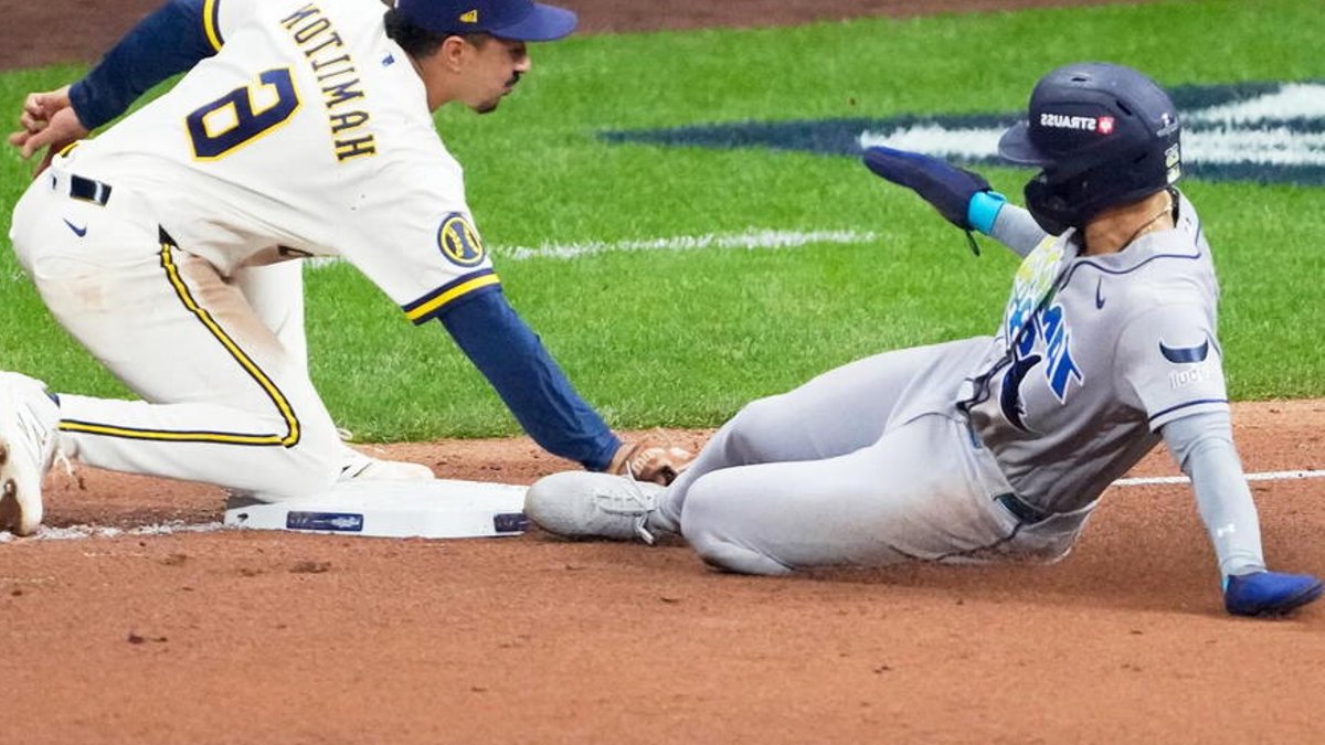 Brewers Win World Series Opener on Defense - brewers world series defense