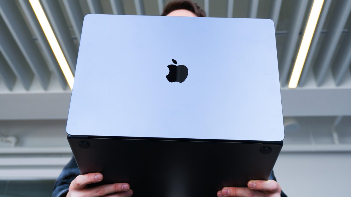 Why Apple’s rumored MacBook touchscreen may frustrate users Why Apple’s rumored MacBook touchscreen may frustrate users - macbook touchscreen