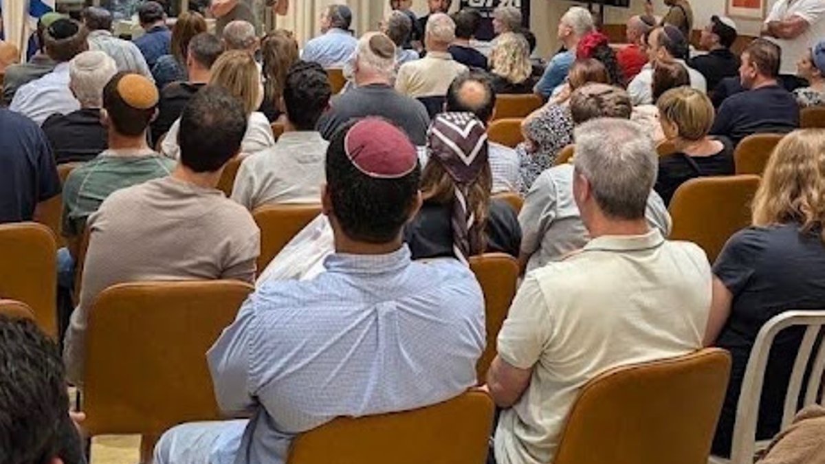 Israel election poll split leaves Ofer Winter’s party on razor - israel election poll