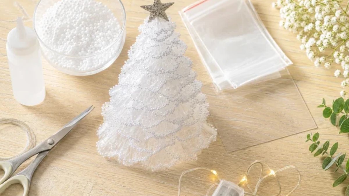 Plastic Bag Mini Trees Offer Festive DIY Charm Plastic Bag Mini Trees Offer Festive DIY Charm - plastic bag trees