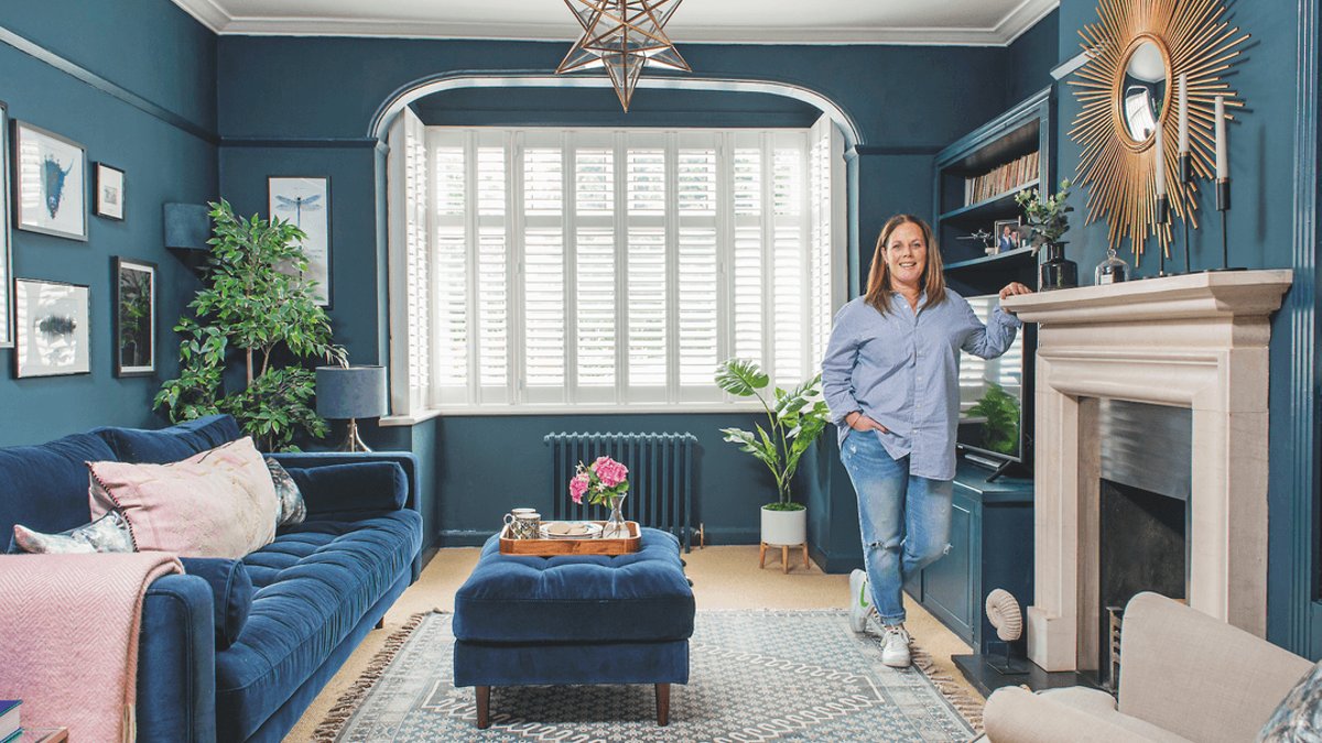 Designer Transforms Weybridge Living Room in Navy Blue Designer Transforms Weybridge Living Room in Navy Blue - navy blue living room